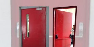 Pabrikan Pintu Besi